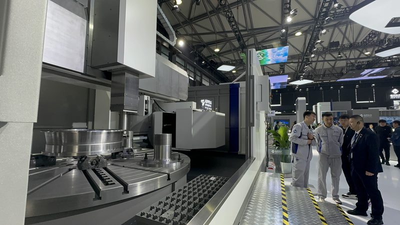 摇臂钻床加长臂定制：非标需求的精准解决方案**